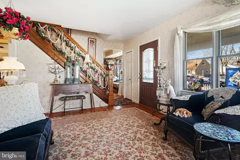 Entry Way - 91 Estates Rd, Pine Hill, NJ 08021 photo 5 of 6