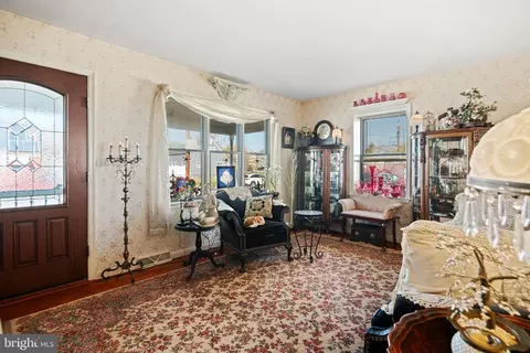 Entry Way - 91 Estates Rd, Pine Hill, NJ 08021 photo 1 of 6