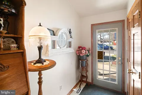 Entry Way - 91 Estates Rd, Pine Hill, NJ 08021 photo 6 of 6
