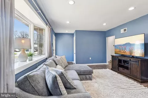 Living - 96 E 9th Ave, Pine Hill, NJ 08021 photo 2 of 2