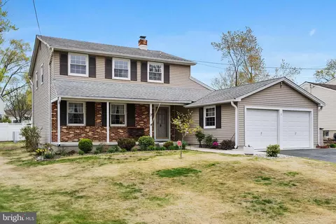 7 Latches Ln, Cherry Hill, NJ 08003
