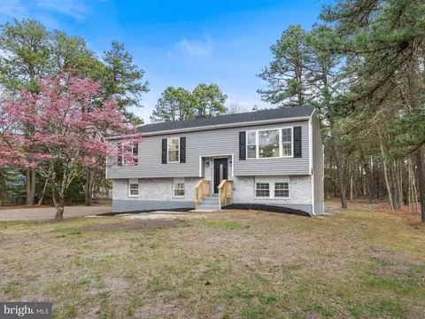 807 Ashford Ter, Atco, NJ 08004