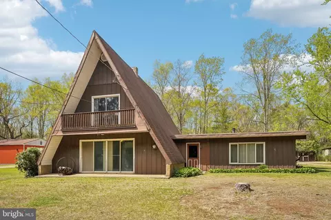 Exterior - 2 Oakview Dr, Berlin, NJ 08009 photo 6 of 13