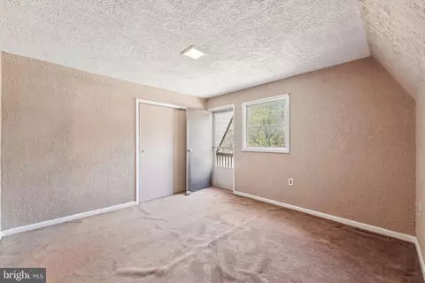 Bedroom - 2 Oakview Dr, Berlin, NJ 08009 photo 5 of 6