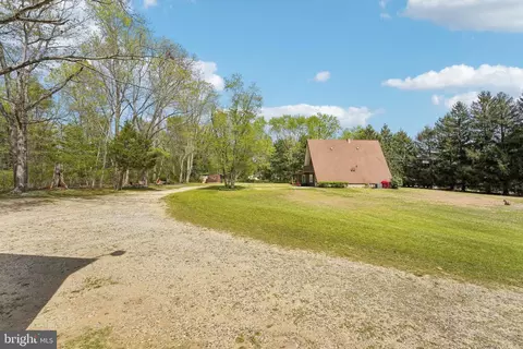 Exterior - 2 Oakview Dr, Berlin, NJ 08009 photo 10 of 13