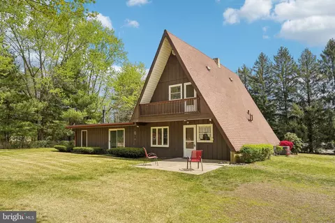 2 Oakview Dr, Berlin, NJ 08009
