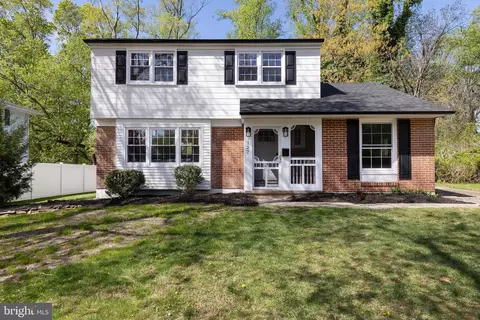 127 Parkview Rd, Stratford, NJ 08084