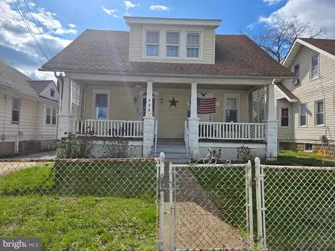 323 Evergreen Ave, Oaklyn, NJ 08107