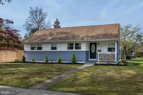 500 Jackson Ave, Magnolia, NJ 08049