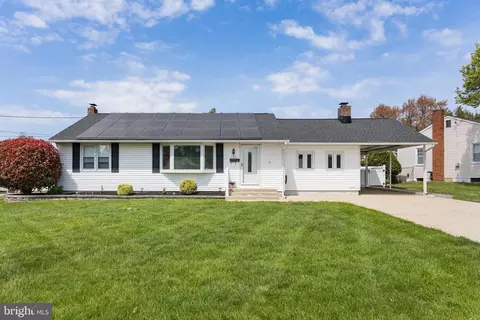 101 West Ct, Blackwood, NJ 08012