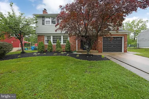 128 Ashbrook Rd, Cherry Hill, NJ 08034