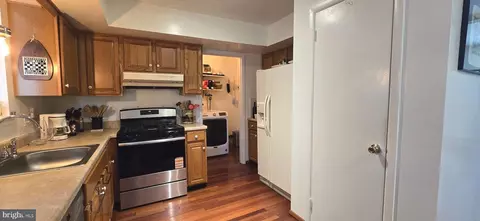 Entry Way - 2 Cardinal Dr, Clementon, NJ 08021 photo 1 of 2