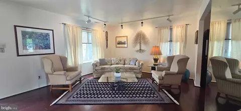 Living - 2 Cardinal Dr, Clementon, NJ 08021 photo 1 of 2
