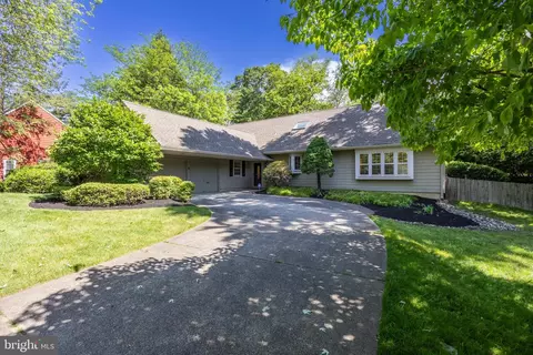 4 Rooftree Rd, Cherry Hill, NJ 08003