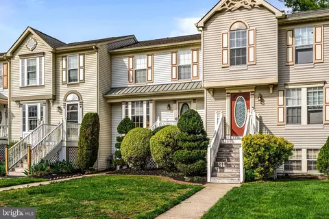 65 Wagon Wheel Dr, Sicklerville, NJ 08081