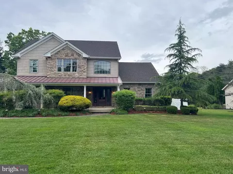 101 Plymouth Rd, Sicklerville, NJ 08081