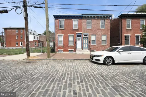 211 Elm St, Camden, NJ 08102