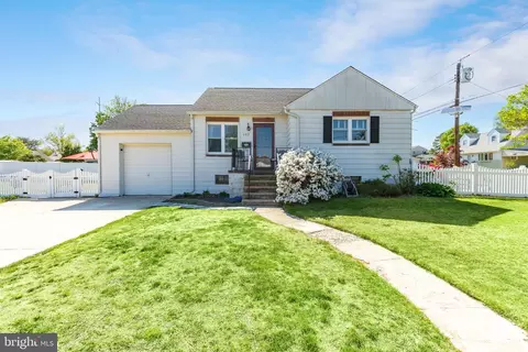 102 S Lowell Ave, Bellmawr, NJ 08031