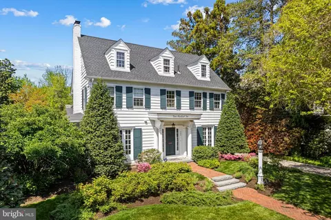 Exterior - 902 Warwick Rd, Haddonfield, NJ 08033 photo 11 of 12