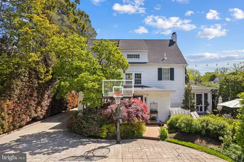 Exterior - 902 Warwick Rd, Haddonfield, NJ 08033 photo 9 of 12