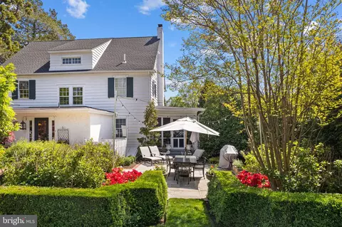 Exterior - 902 Warwick Rd, Haddonfield, NJ 08033 photo 7 of 12