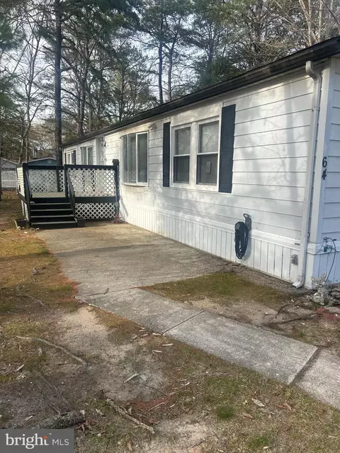 64 Skyline Dr, Sicklerville, NJ 08081
