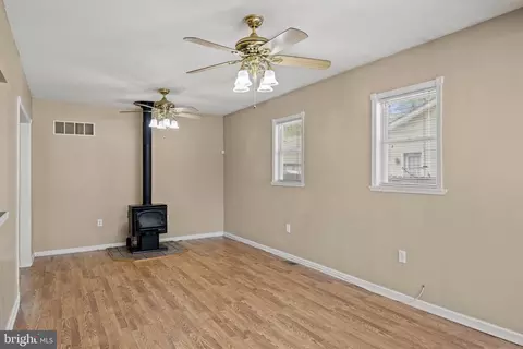 Living - 106 E 13th Ave, Pine Hill, NJ 08021 photo 2 of 4
