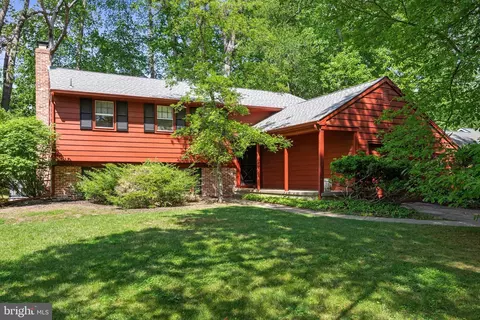 112 Deerfield Dr, Cherry Hill, NJ 08034