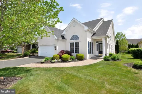 6 Kresson Ct, Berlin, NJ 08009