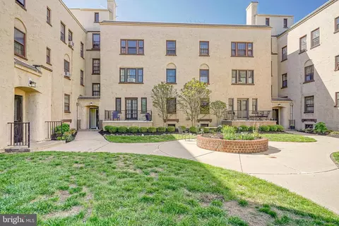 210 E Maple Ave #B8, Merchantville, NJ 08109
