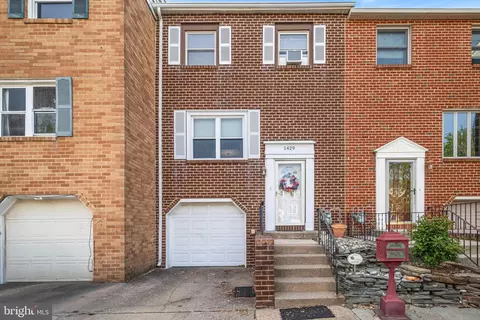 1429 Bittersweet Dr, Blackwood, NJ 08012