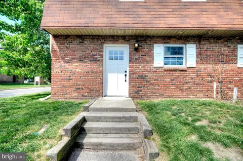 111 La Cascata, Clementon, NJ 08021
