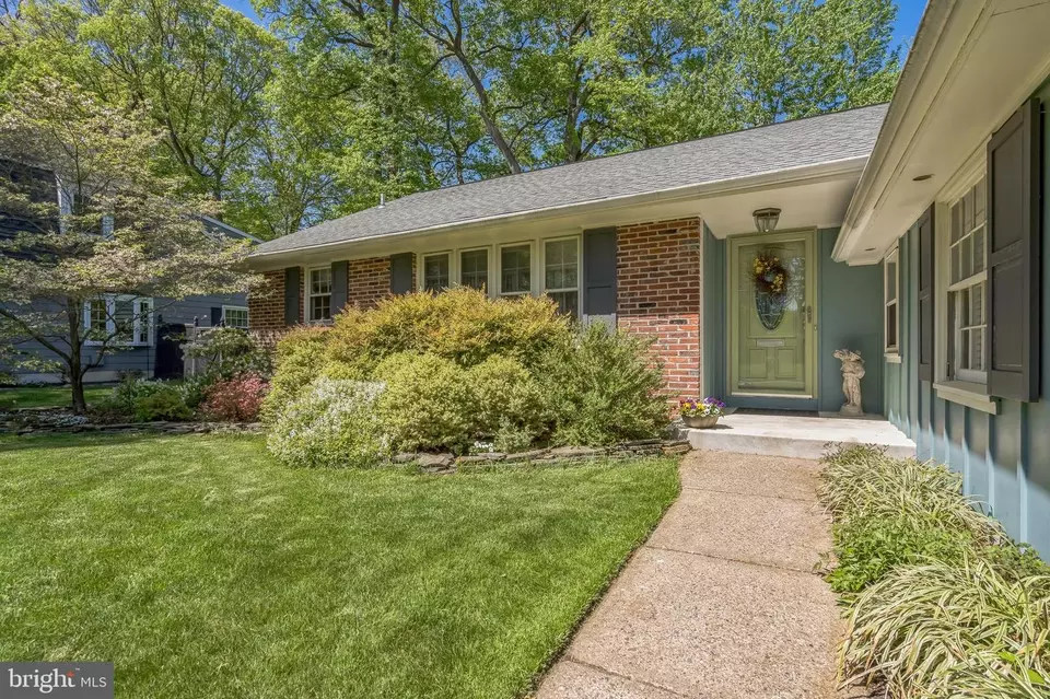  116 Deerfield Dr, Cherry Hill, NJ 08034 photo 2