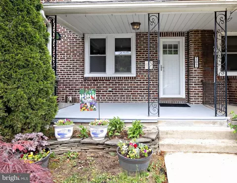 207 E Clinton Ave, Oaklyn, NJ 08107