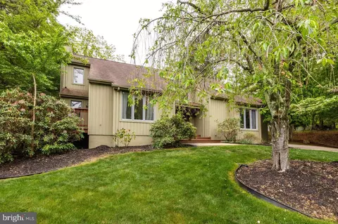 13 Elena Ct, Voorhees, NJ 08043