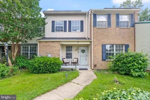 32 Buttonwood Rd, Voorhees, NJ 08043