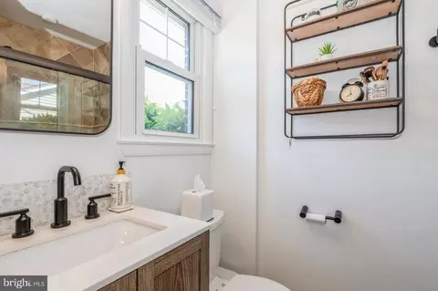 Bath - 829 Cedar Ave, Haddonfield, NJ 08033 photo 3 of 4