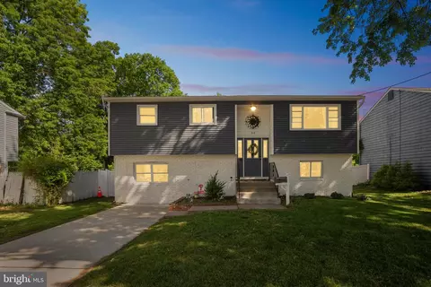 34 Clark Dr, Barrington, NJ 08007