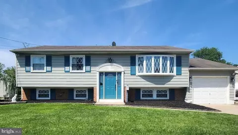 230 Mardale Dr, Somerdale, NJ 08083