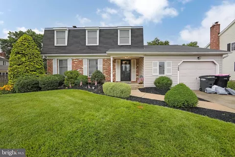 705 Chatham Rd, Somerdale, NJ 08083