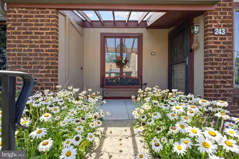 243 Uxbridge Dr, Cherry Hill, NJ 08034