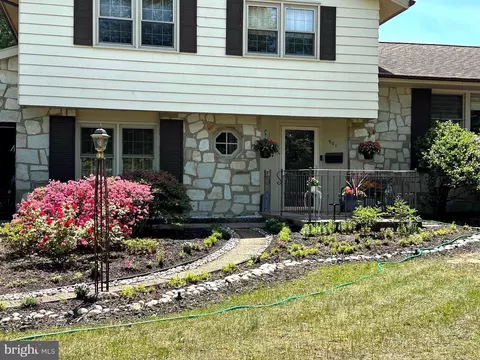 901 Kingston Dr, Cherry Hill, NJ 08034