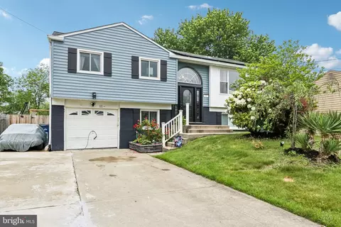 11 Blue Ridge Rd, Voorhees, NJ 08043