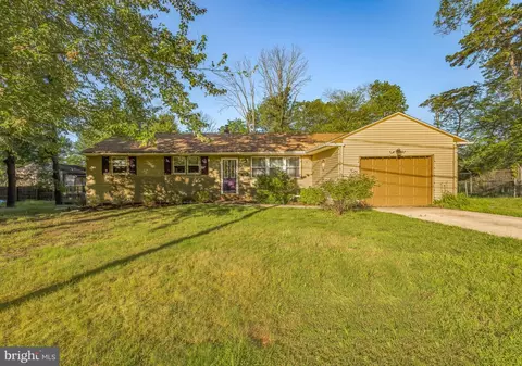 23 Elm Ave, Somerdale, NJ 08083