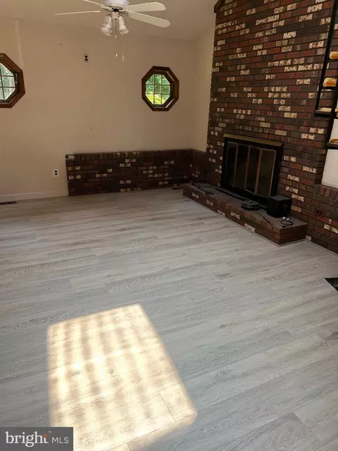 Living - 125 Elm Ave, Lindenwold, NJ 08021 photo 1 of 1