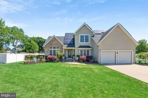 178 Pine Ave, West Berlin, NJ 08091