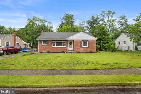 19 Bel Aire Ave, Cherry Hill, NJ 08034