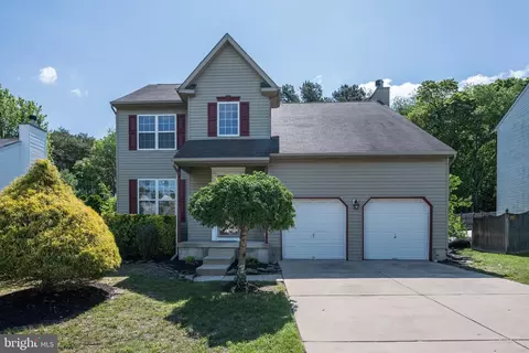 28 Hidden Dr, Blackwood, NJ 08012