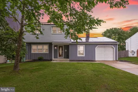 12 Constitution Rd, Clementon, NJ 08021