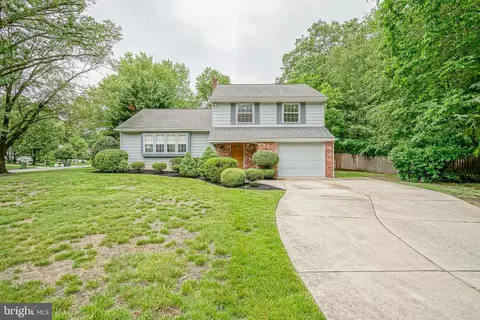 16 Oakley Dr, Cherry Hill, NJ 08003